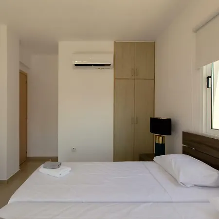 Nissi Private Roof Garden And Pool